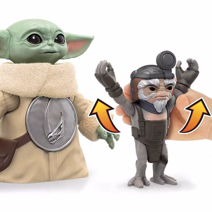 Star Wars: The Mandalorian & Grogu Electronic Action Figure Huggin' Grogu & Anzellan