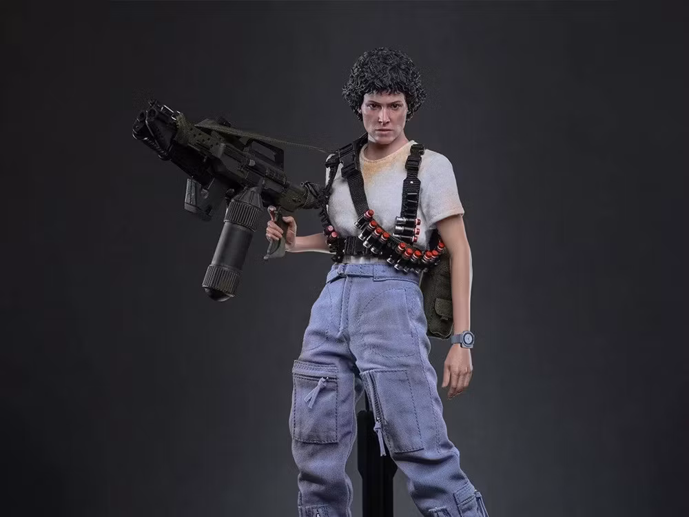Aliens MMS894 Ellen Ripley 1/6th Scale Collectible Figure