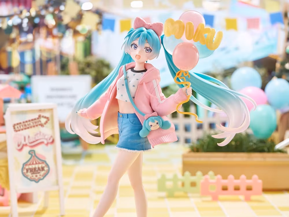 Vocaloid Muchute Hatsune Miku (Theme Park Date Ver.) Figure