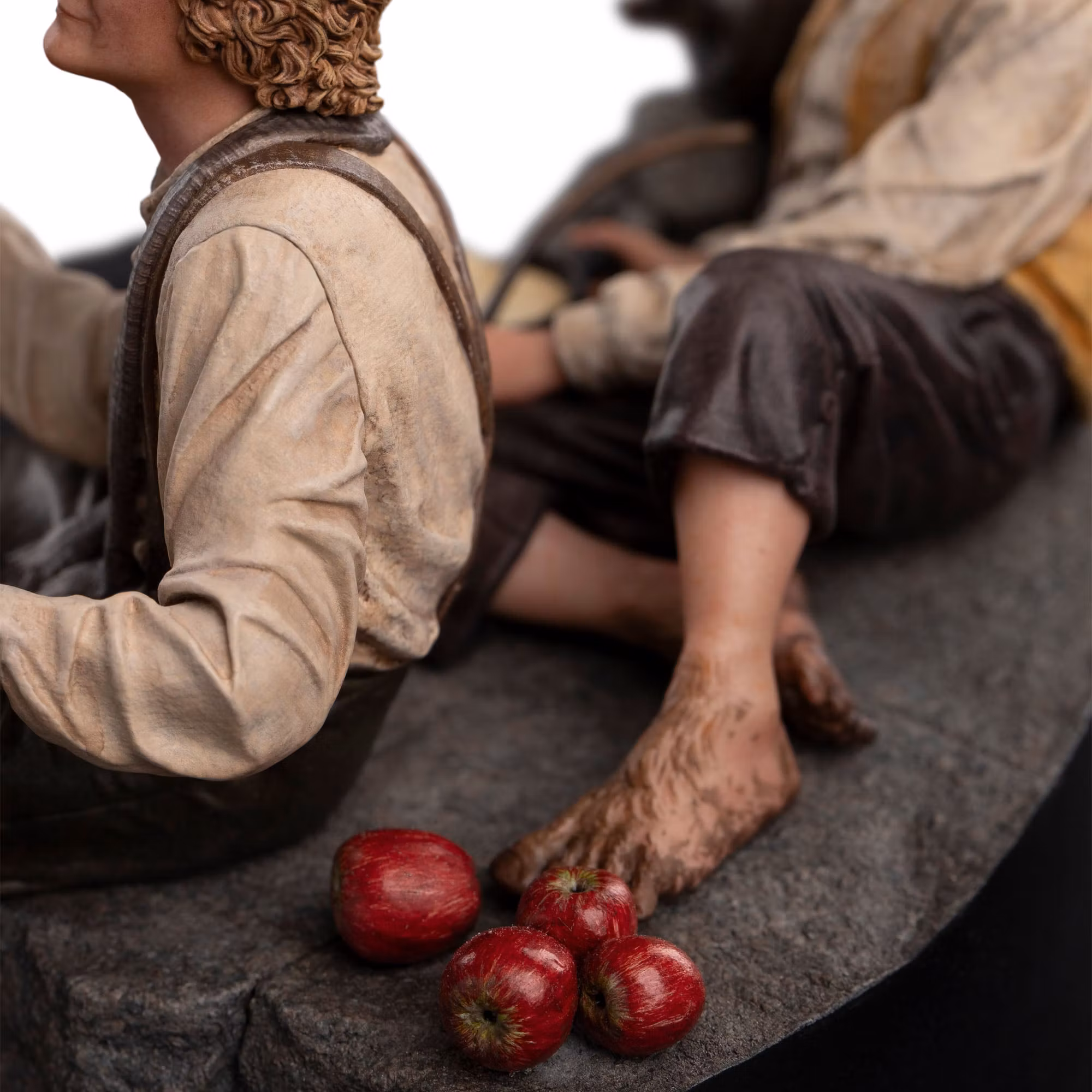 The Lord of the Rings Merry and Pippin Miniature Statue
