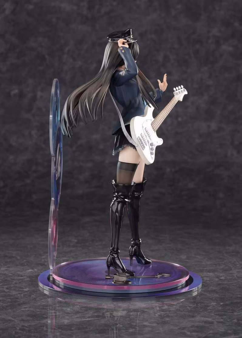 White Album 2 Kazusa Touma (Reunion) 1/6 Scale Figure