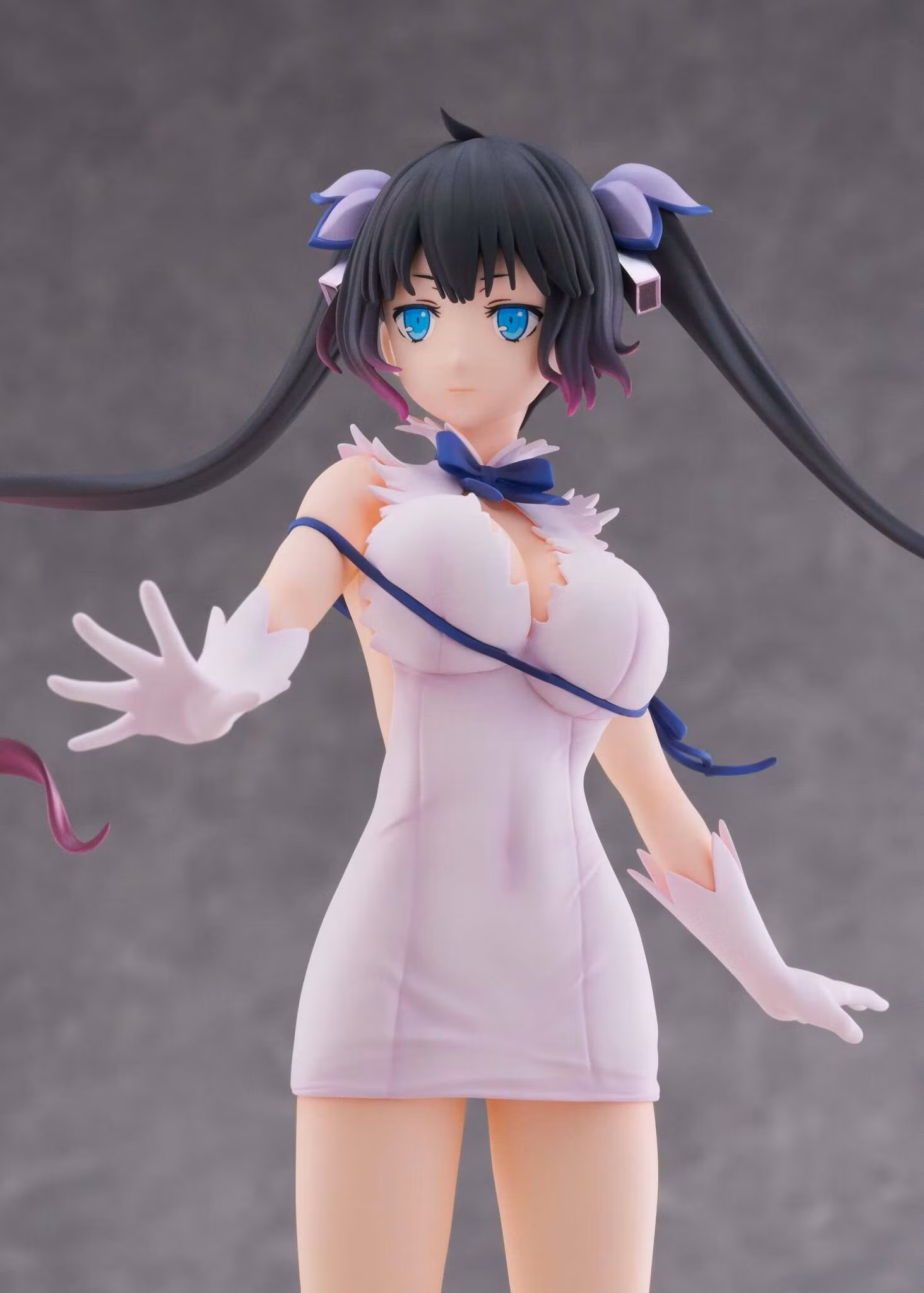 Is It Wrong to Try to Pick Up Girls in a Dungeon? V Hestia (Divinity Unleashed Ver.) 1/7 Scale Figure
