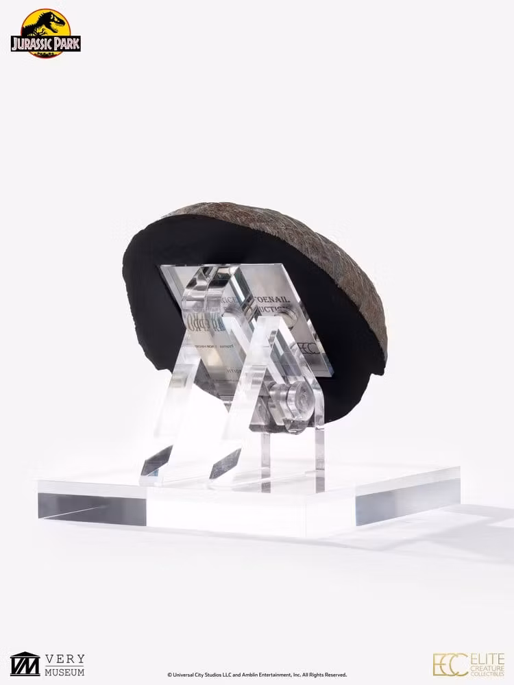 Jurassic Park 1/1 Replica Triceratops Toenail