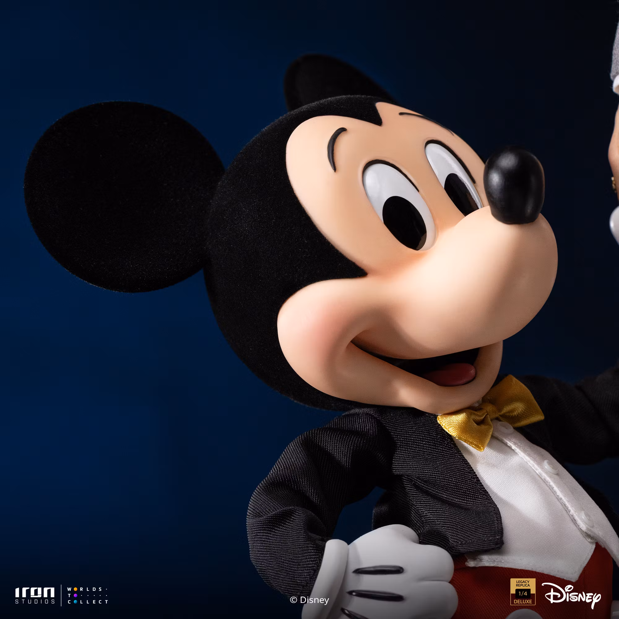Disney Classics Walt Disney & Mickey Mouse Legacy Replica 1/4 Scale Statue