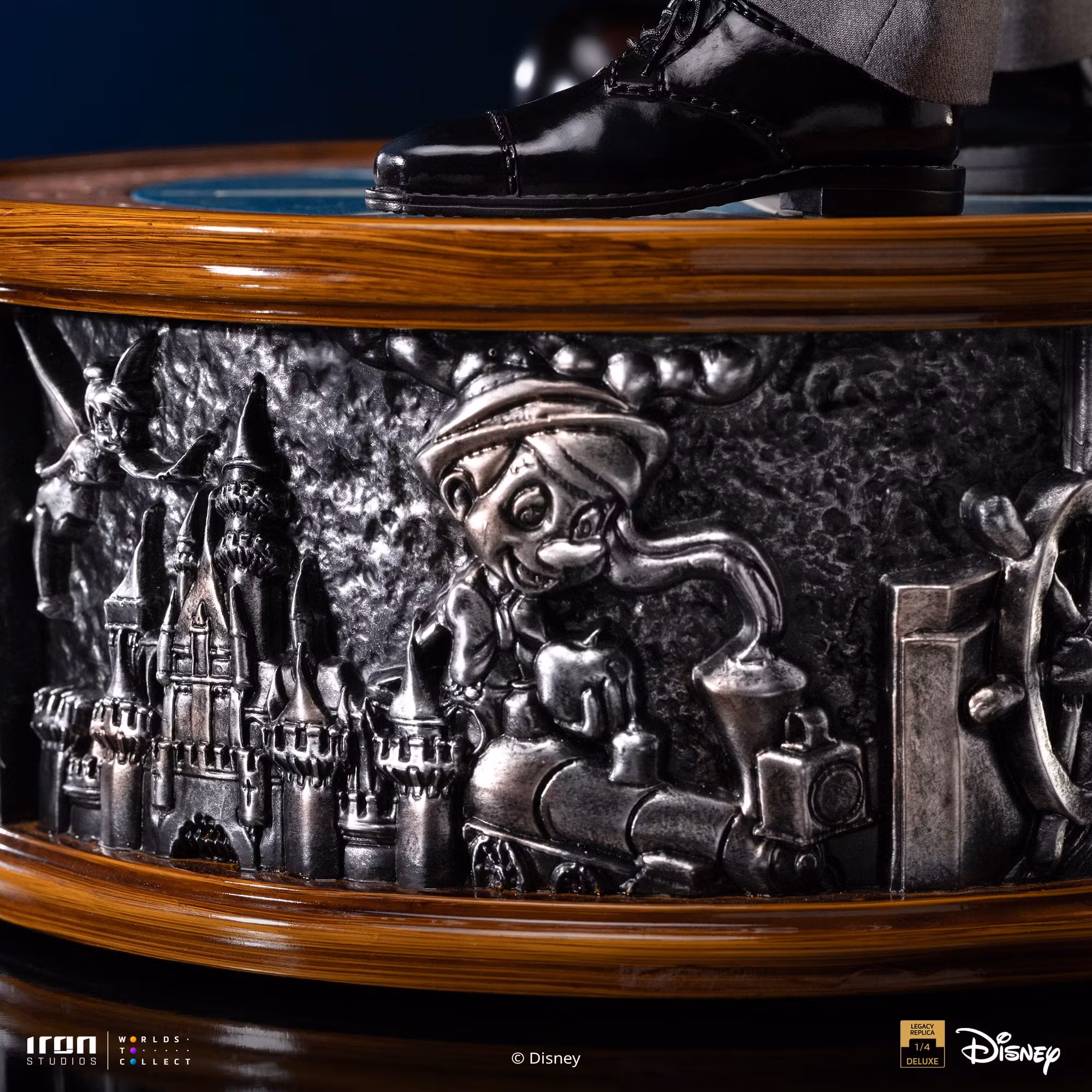 Disney Classics Walt Disney & Mickey Mouse Legacy Replica 1/4 Scale Statue