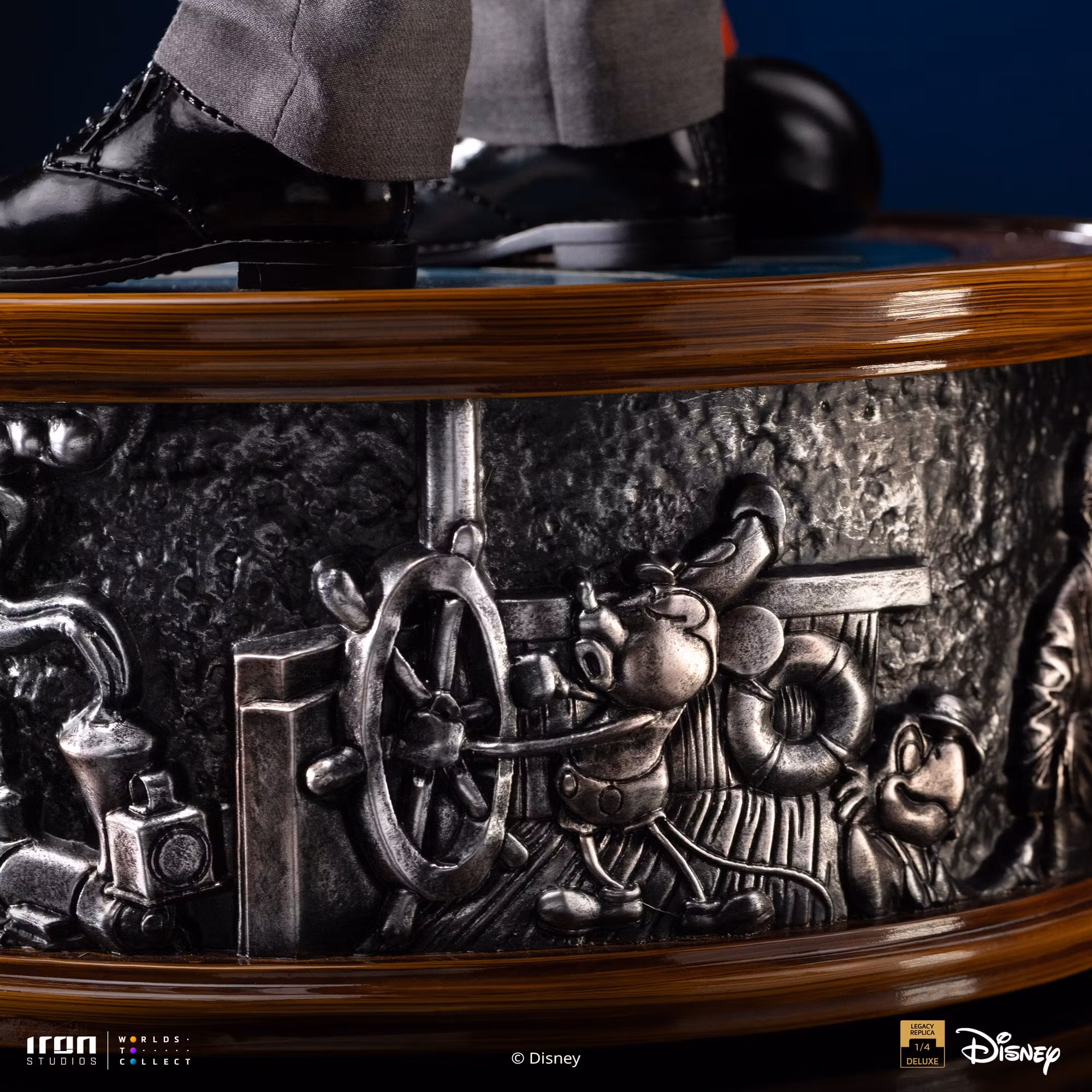 Disney Classics Walt Disney & Mickey Mouse Legacy Replica 1/4 Scale Statue