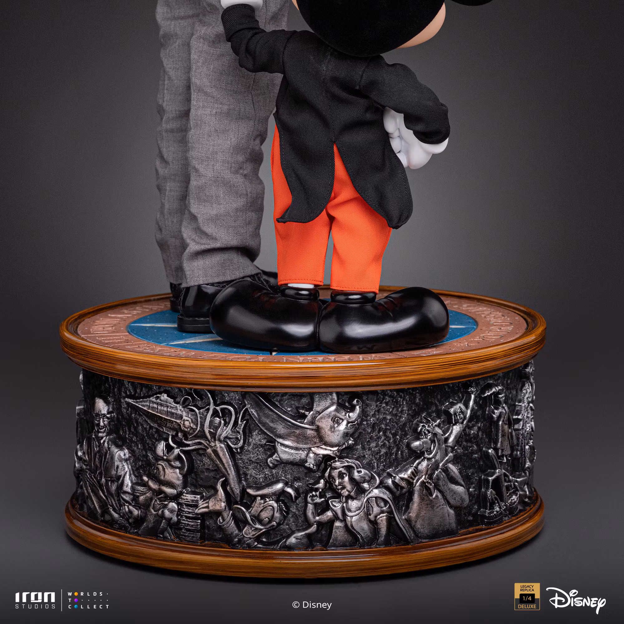 Disney Classics Walt Disney & Mickey Mouse Legacy Replica 1/4 Scale Statue