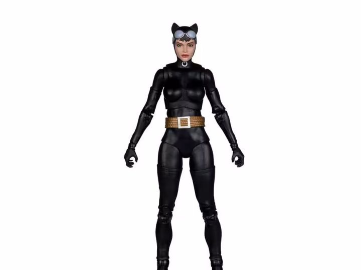DC Multiverse Catwoman (Batman: Hush) (Gold Label) Action Figure