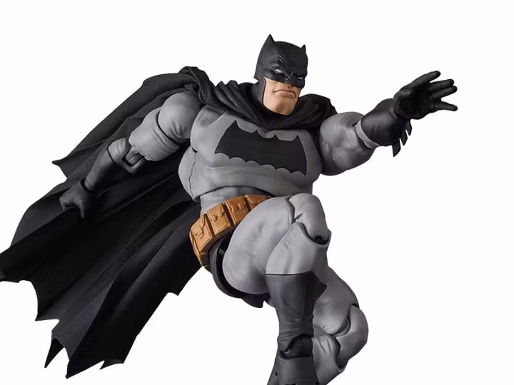 Batman: The Dark Knight Returns MAFEX No.106 Batman Action Figure