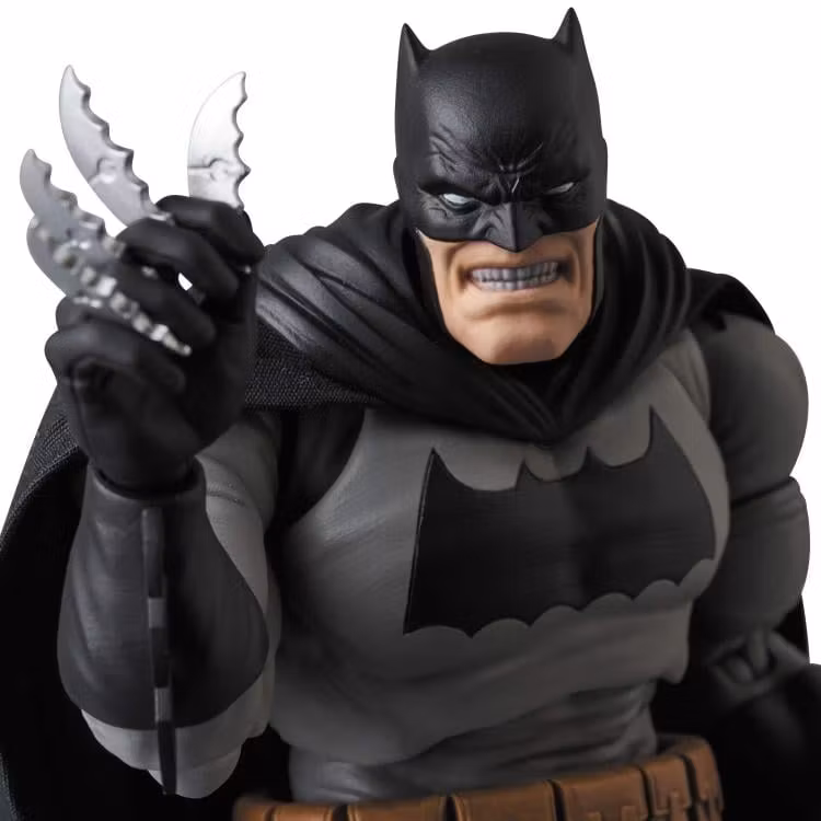 Batman: The Dark Knight Returns MAFEX No.106 Batman Action Figure