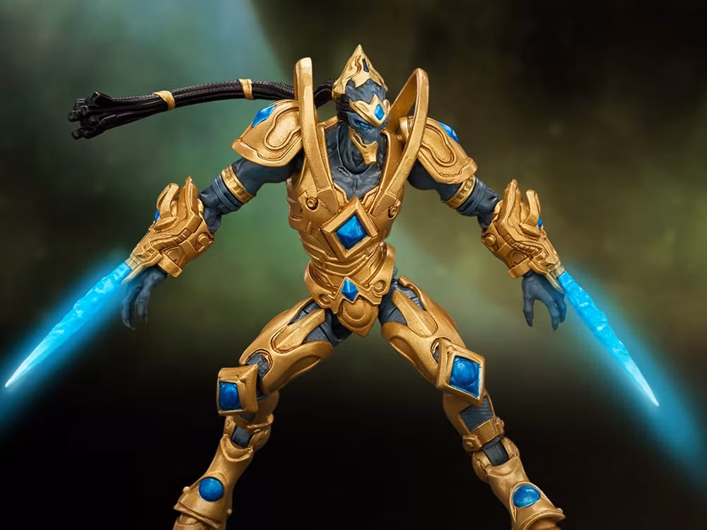 StarCraft Protoss Zealot 1/25 Scale Action Figure