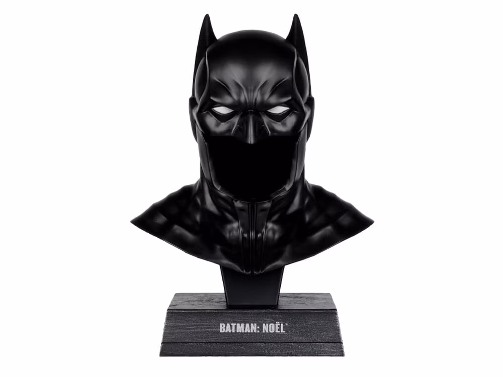 Batman: Noel Batman Cowl 1/3 Scale Replica