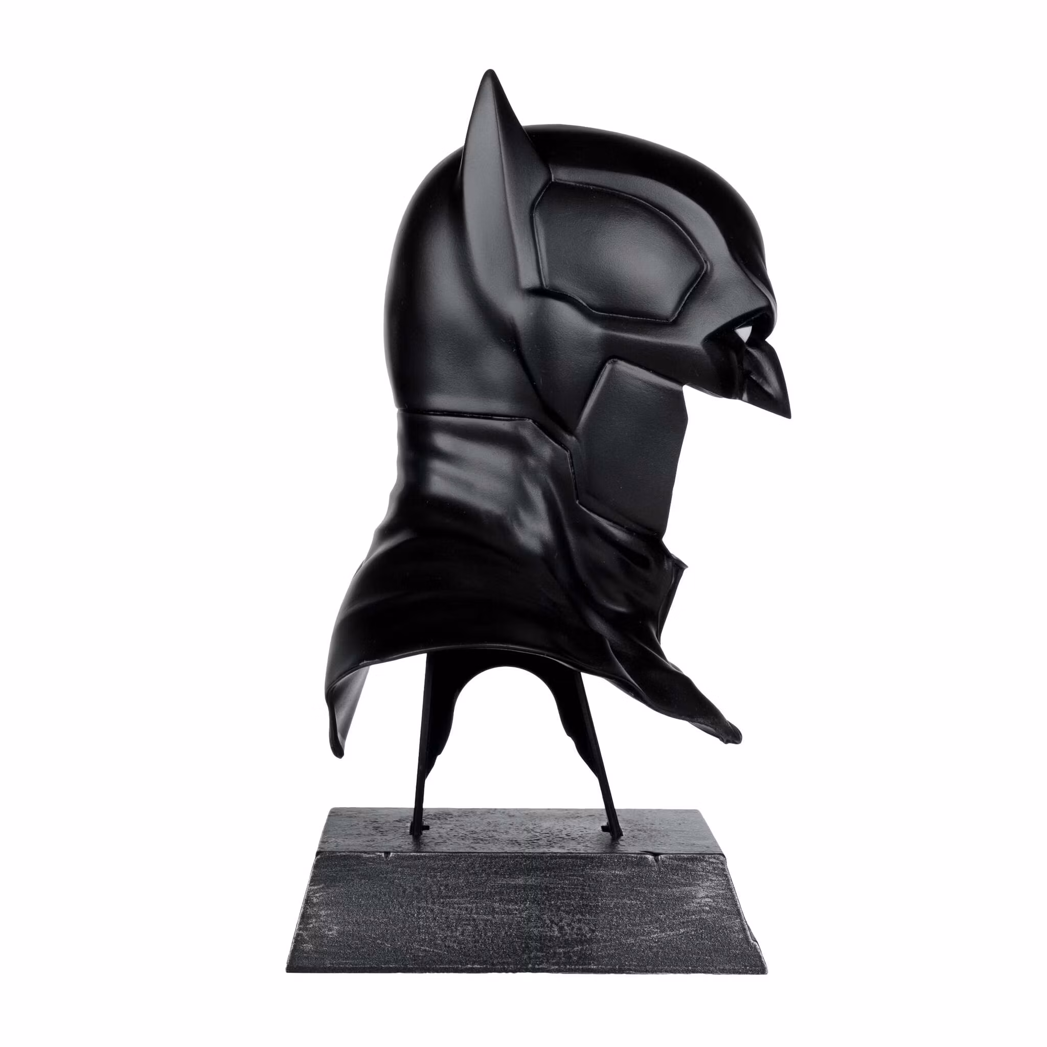 Batman: Noel Batman Cowl 1/3 Scale Replica