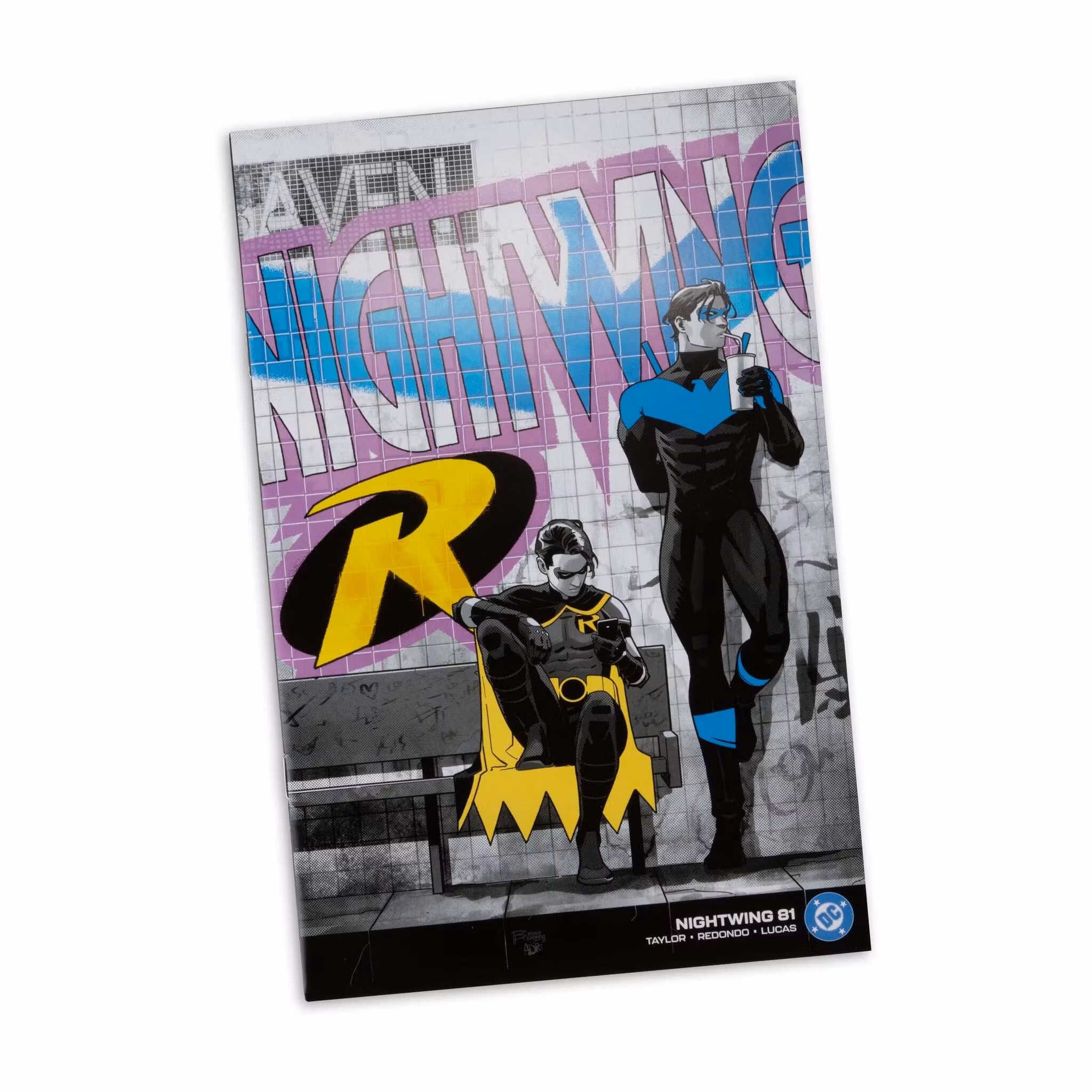 Nightwing #81 Page Punchers Nightwing 7" Action Figure with Comic