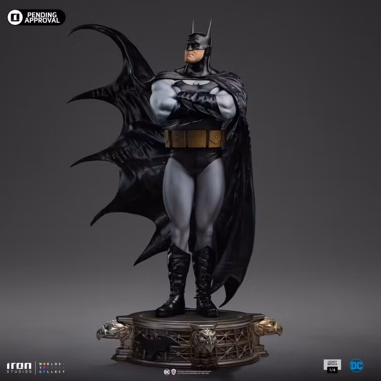 DC Comics Legacy Replica Batman DC Trinity 1/4 Scale Limited Edition Statue