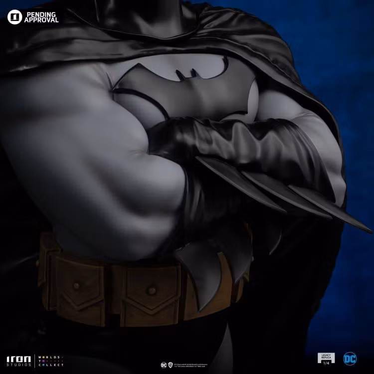 DC Comics Legacy Replica Batman DC Trinity 1/4 Scale Limited Edition Statue