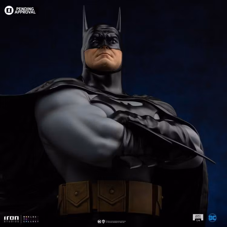 DC Comics Legacy Replica Batman DC Trinity 1/4 Scale Limited Edition Statue