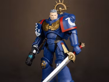Total War: Warhammer 40,000 Ultramarines 3rd Company Lieutenant Action Figure