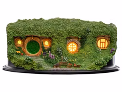 The Lord of the Rings Hobbit Hole Bag End (Illuminated Edition) Miniature Environment
