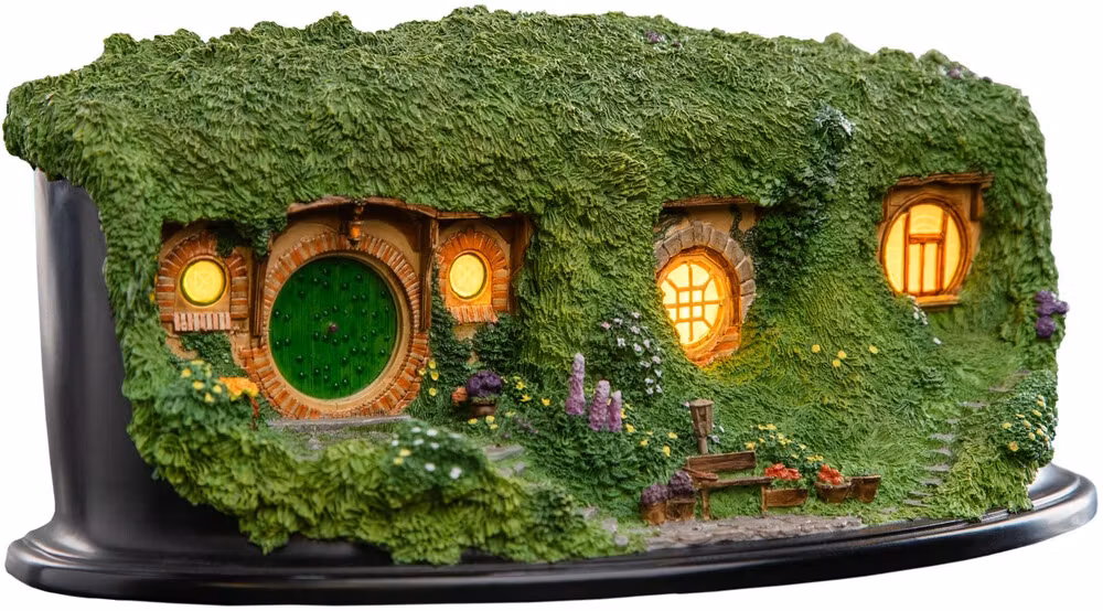 The Lord of the Rings Hobbit Hole Bag End (Illuminated Edition) Miniature Environment