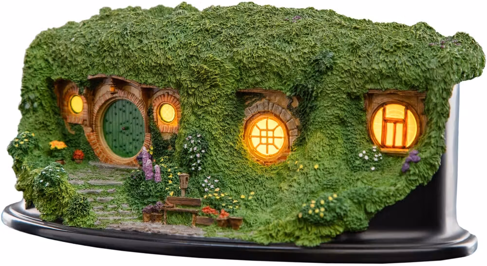 The Lord of the Rings Hobbit Hole Bag End (Illuminated Edition) Miniature Environment