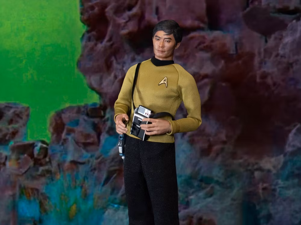 Star Trek: The Original Series Lieutenant Hikaru Sulu 1/6 Scale Action Figure