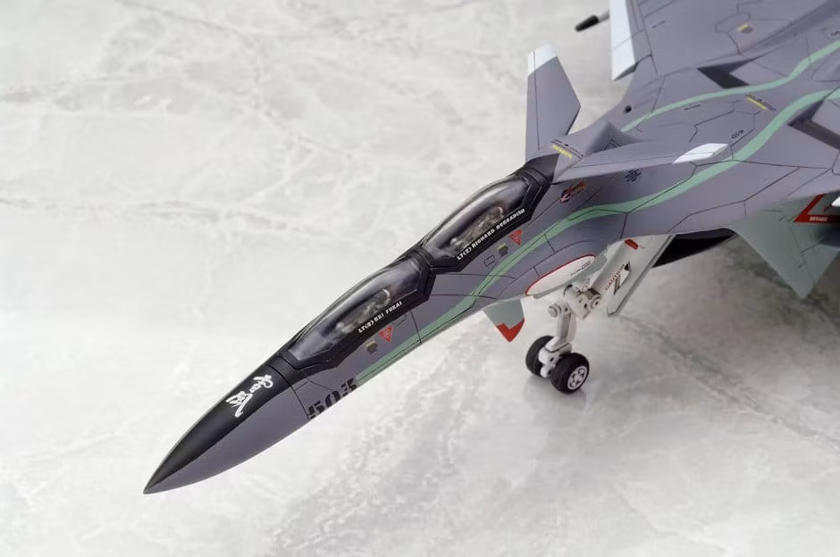 Yukikaze Fairy Air Force Tactical Reconnaissance Model Kit 1/100 FFR-31MR/D Super Sylph Yukikaze Renewal Ver.