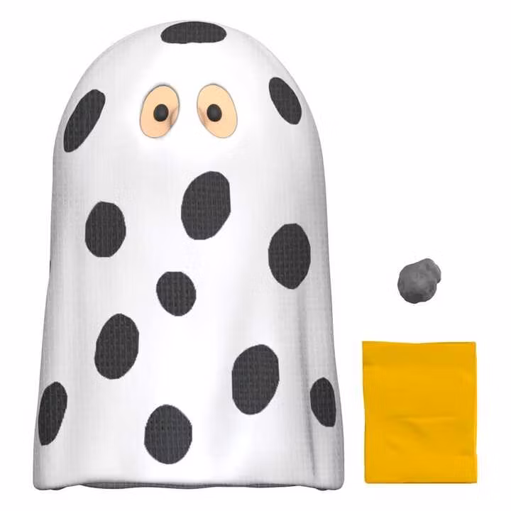 Peanuts Deluxe Wave 01 Action Figure Charlie Brown (with Ghost Sheet)