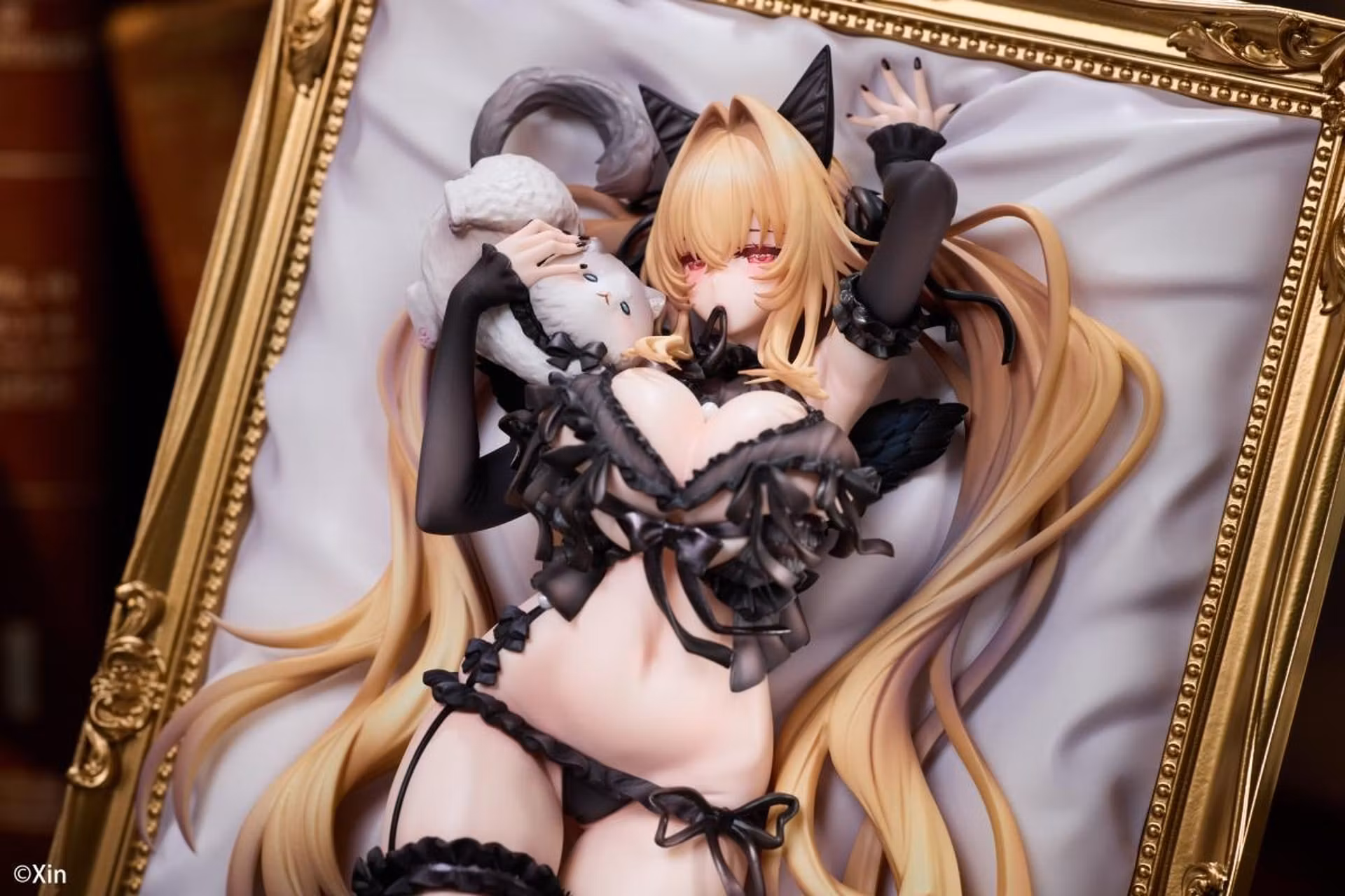 Stella (Black Cat Deluxe Ver.) 1/7 Scale Figure