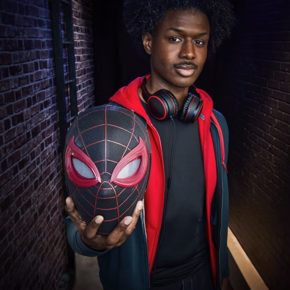 Spider-Man: Miles Morales Marvel Legends Electronic Expressive Mask