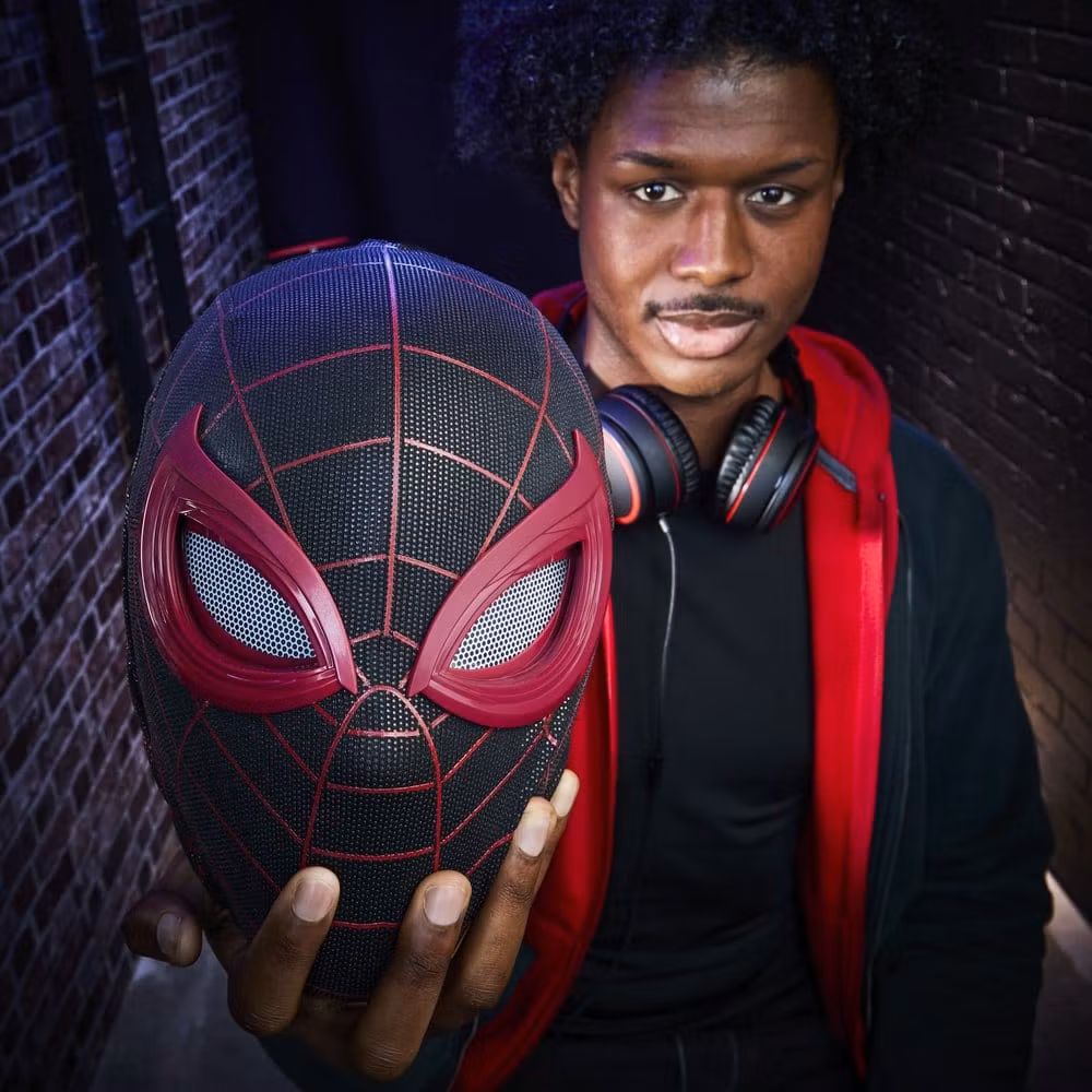 Spider-Man: Miles Morales Marvel Legends Electronic Expressive Mask