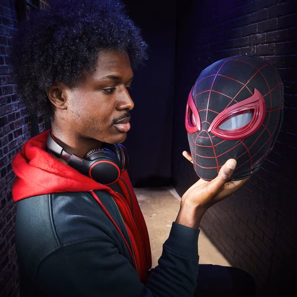 Spider-Man: Miles Morales Marvel Legends Electronic Expressive Mask
