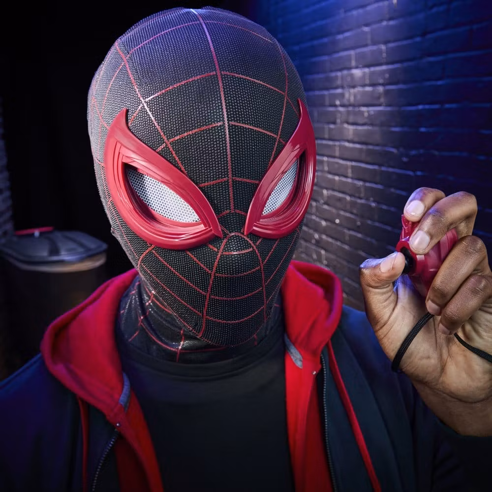 Spider-Man: Miles Morales Marvel Legends Electronic Expressive Mask