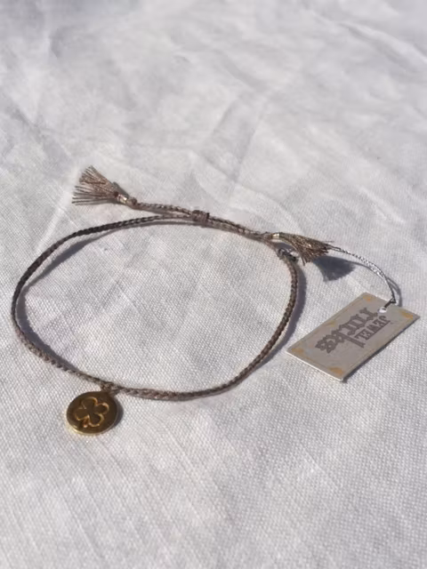 Armband (brunbeige med fyrklöver) från Jewel Rocks