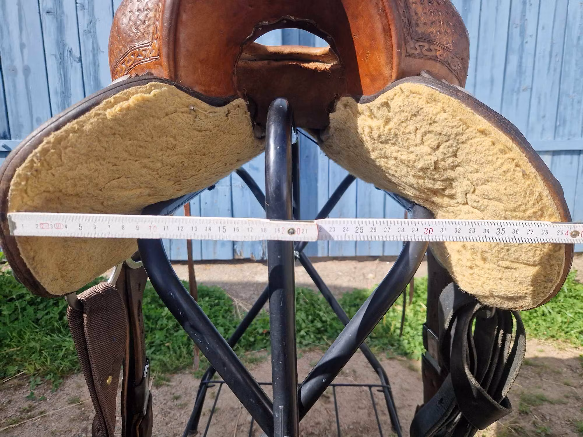 Nomad westernsadel med bredd Q bom och 16,5 tum