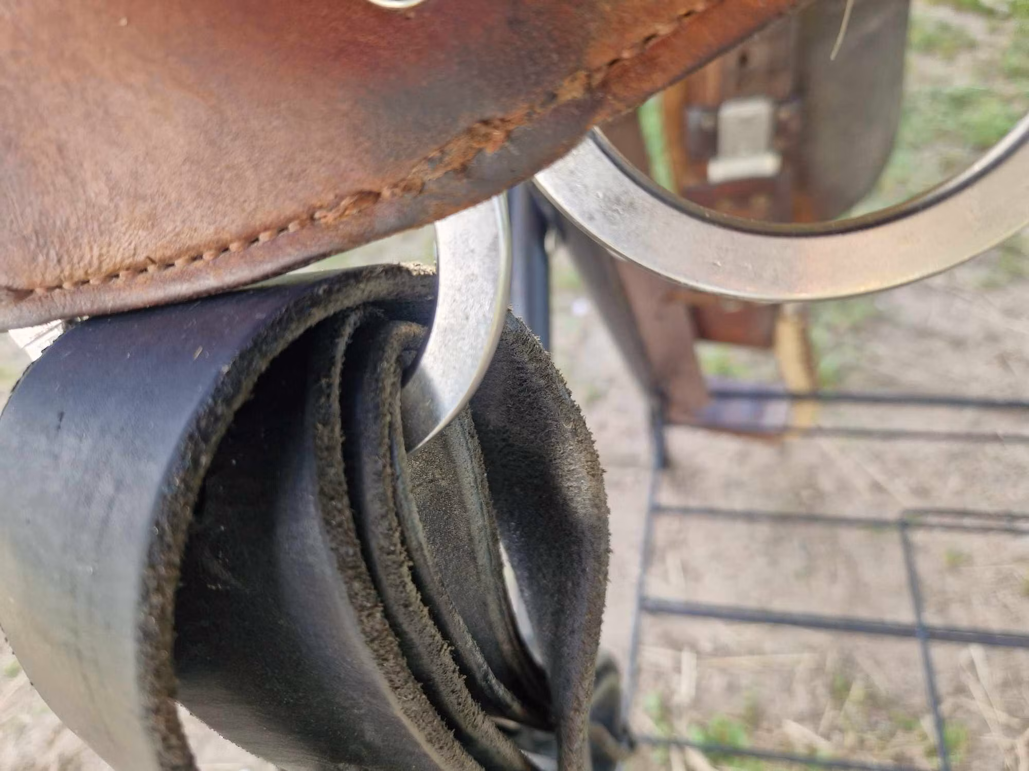 Nomad westernsadel med bredd Q bom och 16,5 tum