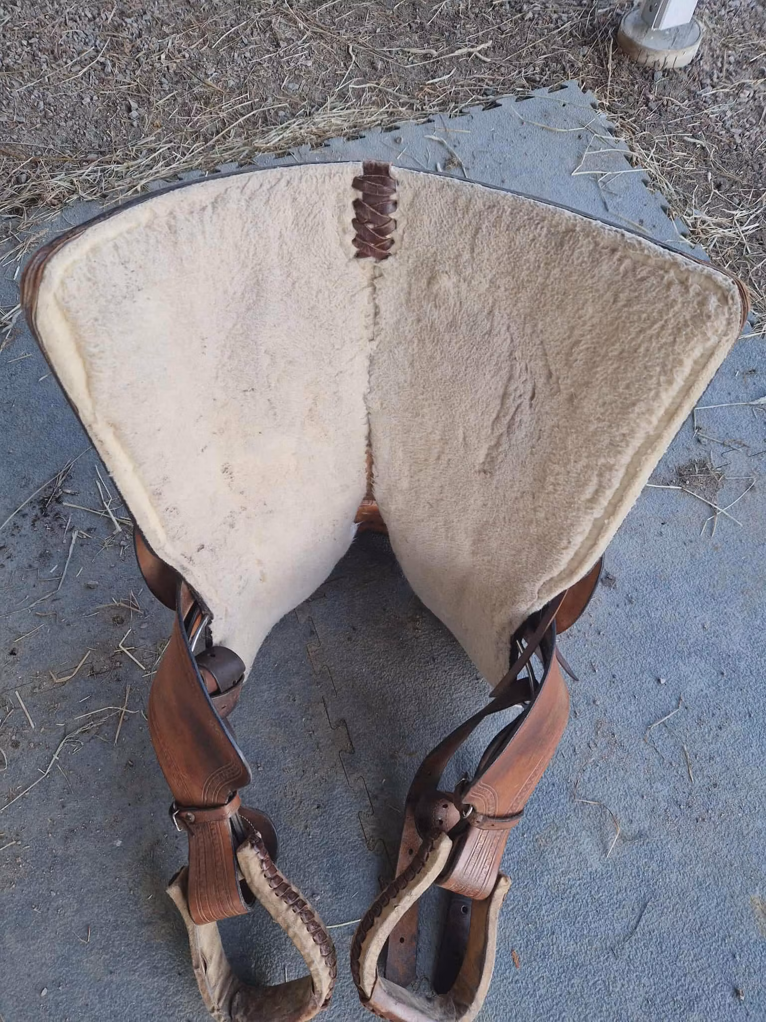 Custom made Frinta westernsadel Q 16 tum