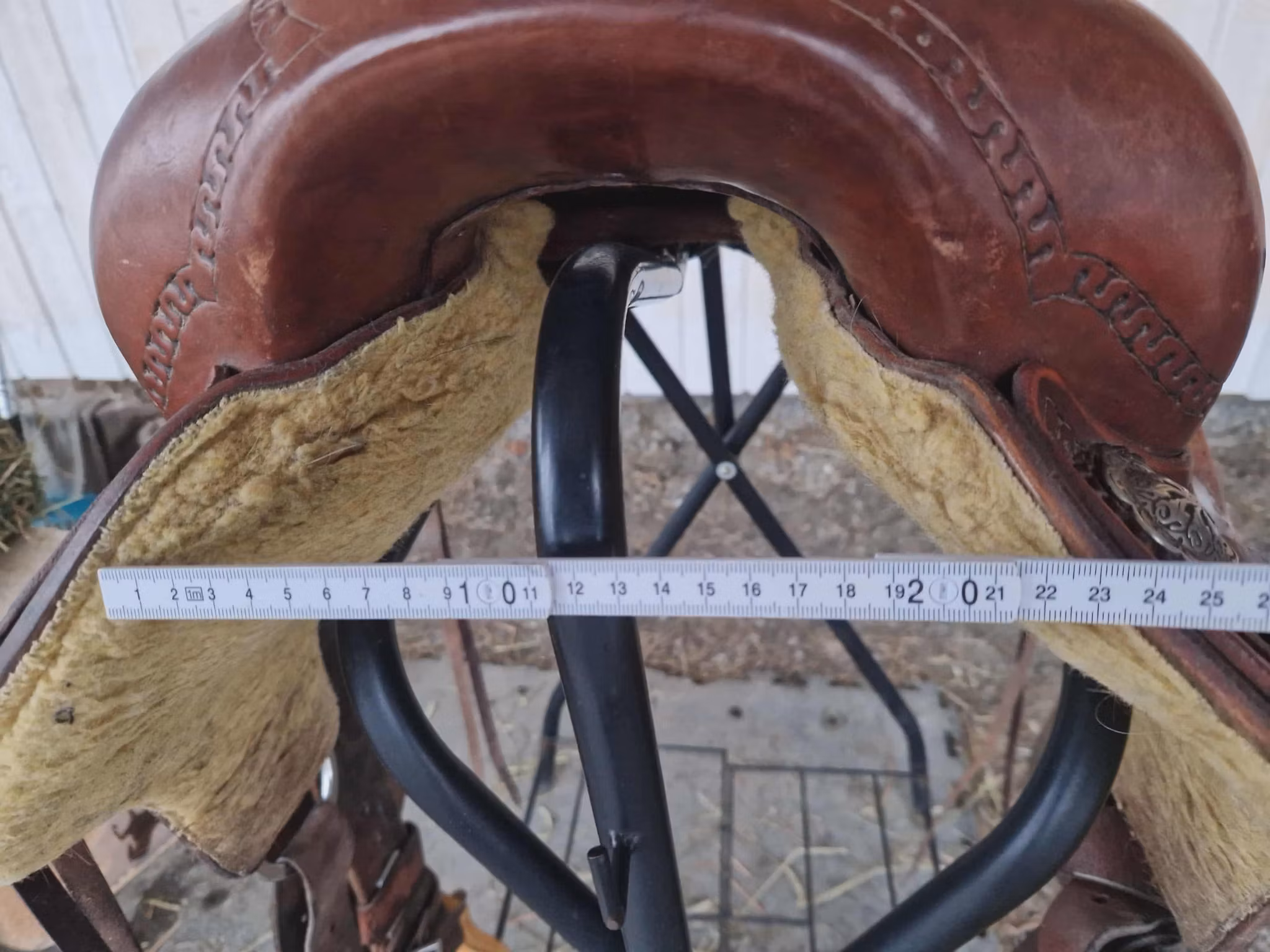 California brand westernsadel XFQ 16 tum