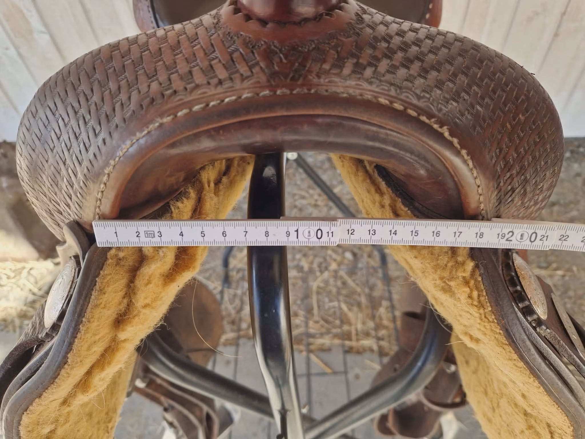 Crates 242-4 reining westernsadel 16 tum