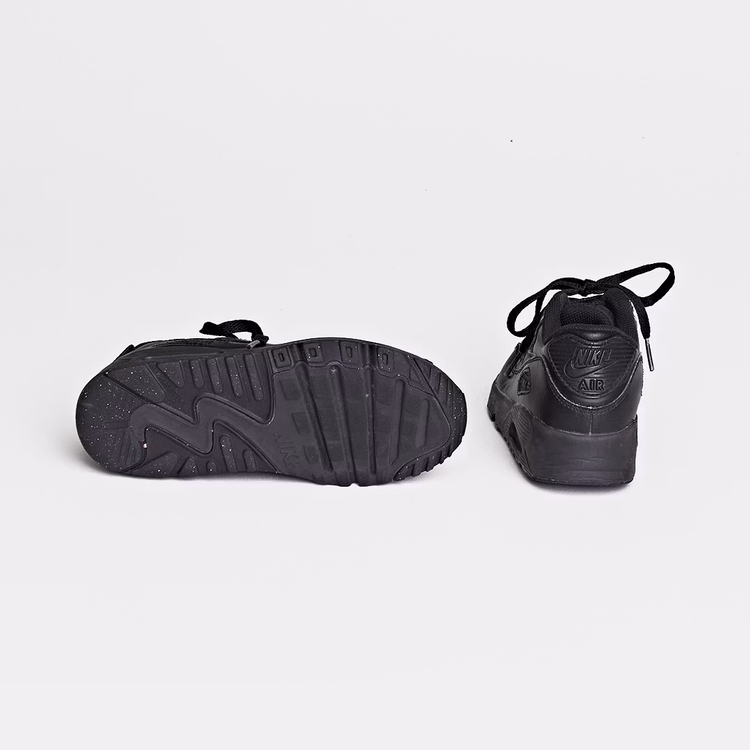 - Storlek 33,5 -