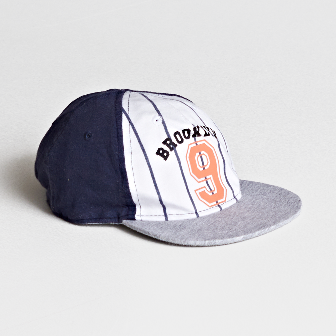 - Storlek 44/46 -