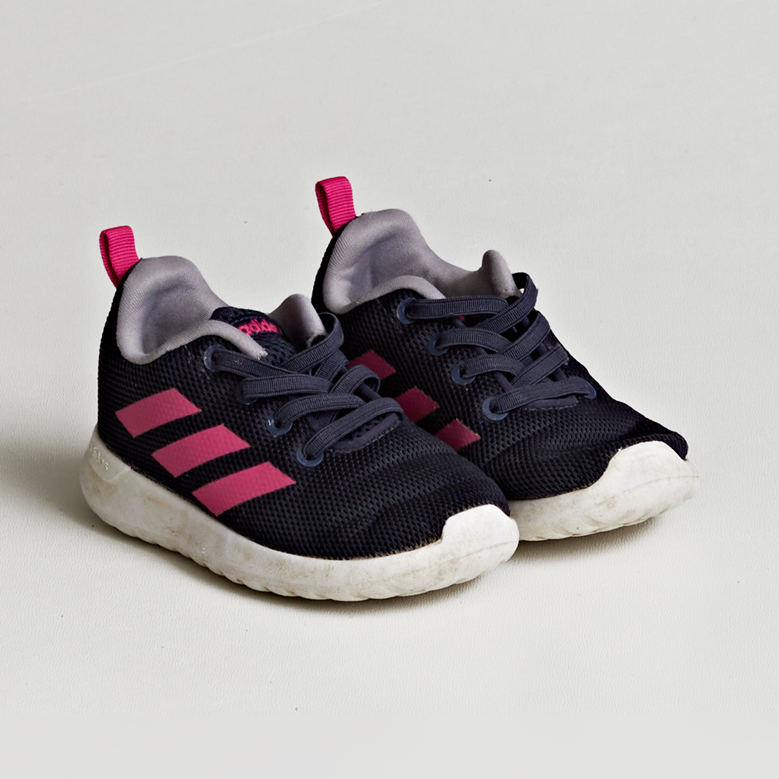 - Storlek 25,5 -