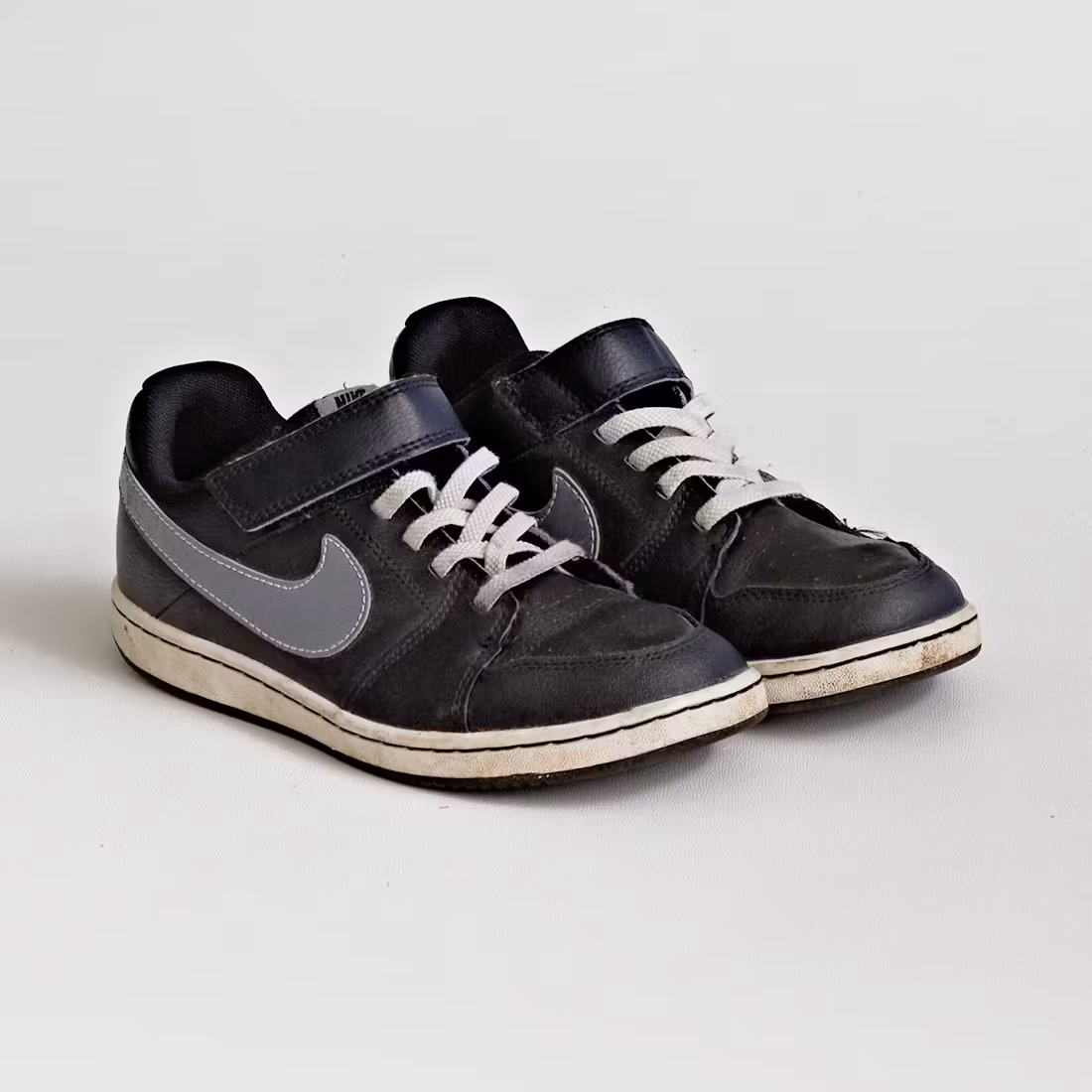 - Storlek 35 -