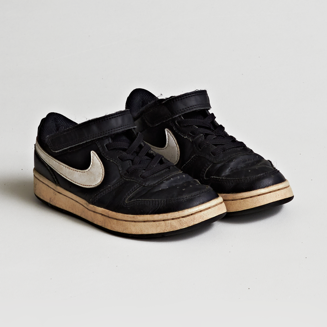 - Storlek 33,5 -