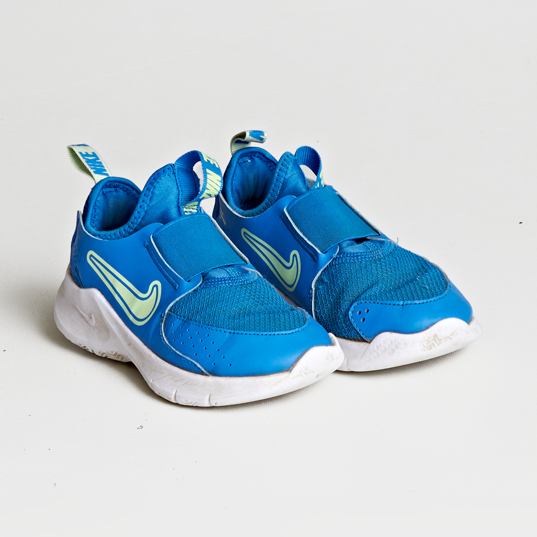 - Storlek 29,5 -