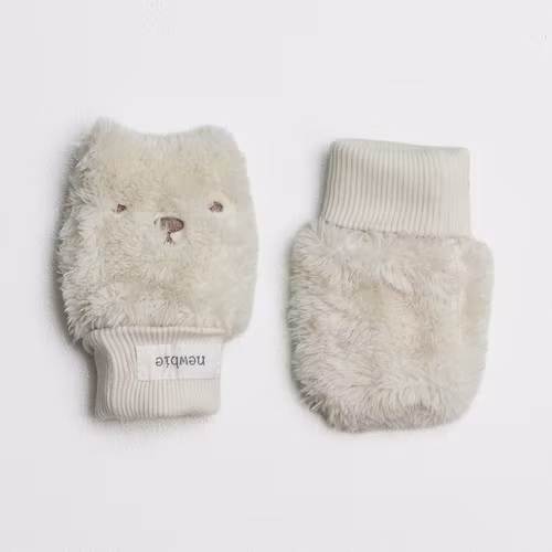 - Storlek 0-6 mån -