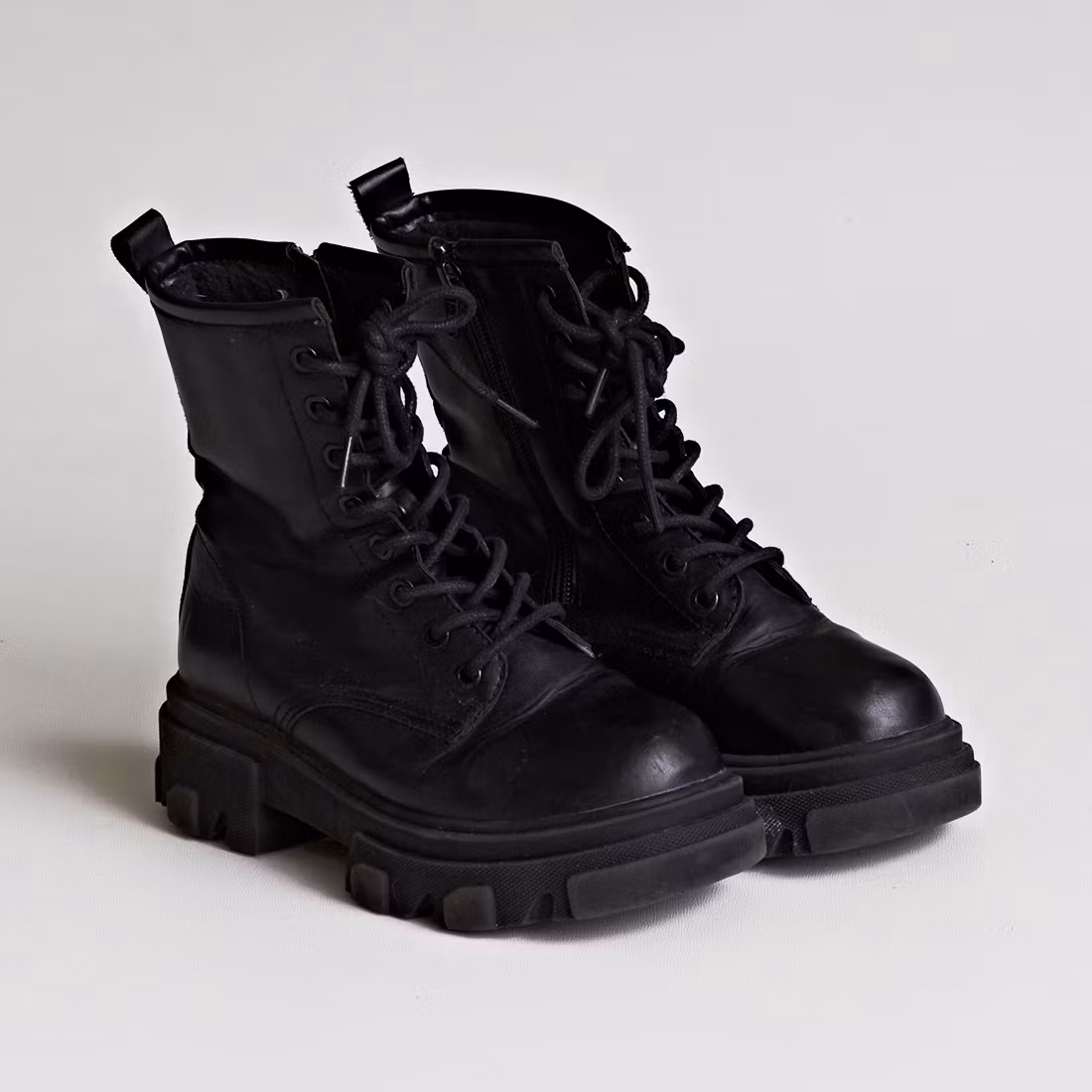 - Storlek 35 -