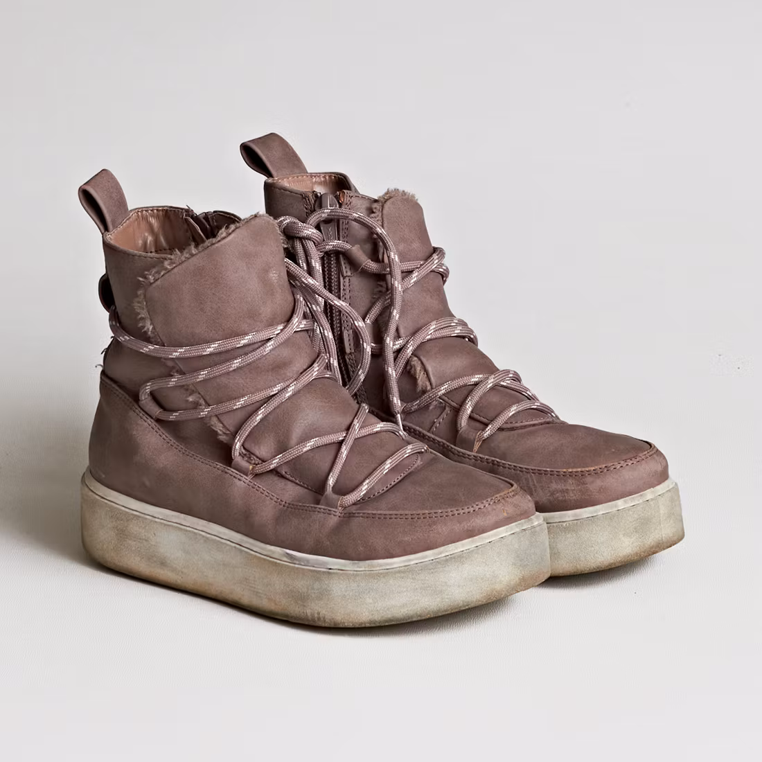 - Storlek 35 -