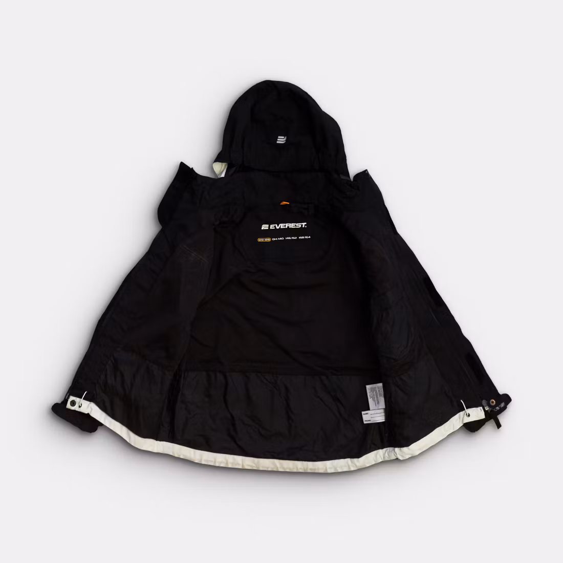 - Storlek 122/128 -