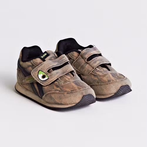 - Storlek 24,5 -